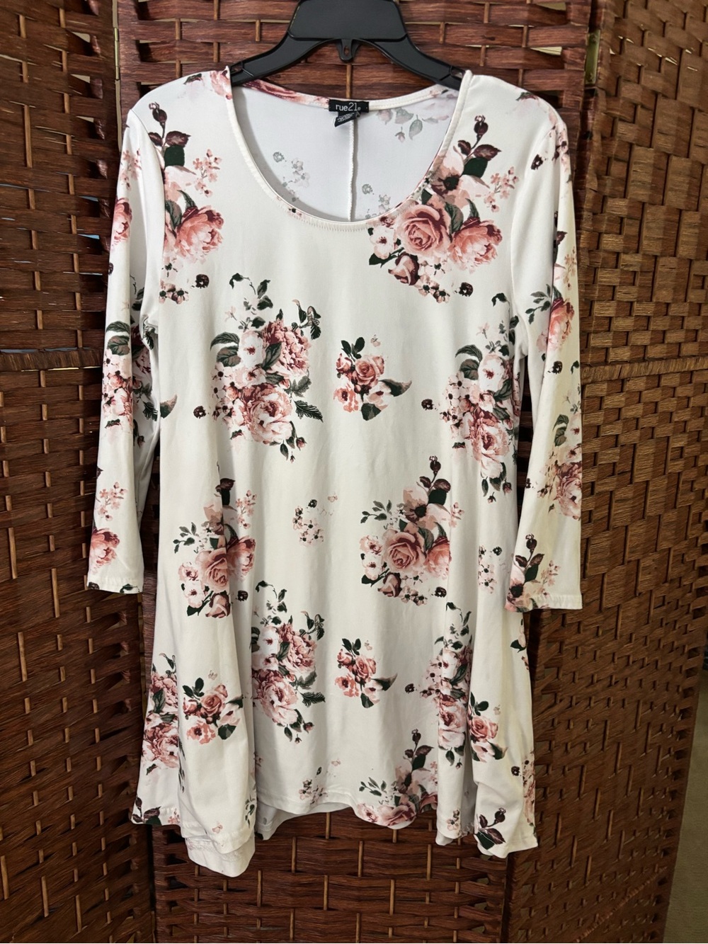 Rue21 Cream Floral Scoop Neck Tunic with Pink Rose Print